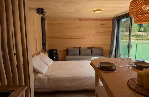 Parcoul-Chenaud Boat Rental | Lodge on the water in Dordogne
