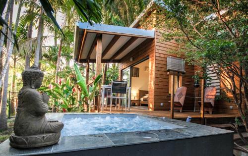 Saint-Pierre House | Lodge Palmae - Votre Lodge avec Jacuzzi Privatif - Adults Only