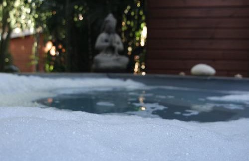 Saint-Pierre House | Lodge Palmae - Votre Lodge avec Jacuzzi Privatif - Adults Only