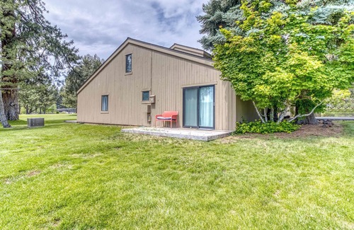 Black Butte Ranch Condo | Lodge Room 34: Studio, 1 BA in Black Butte Ranch, Sleeps 2