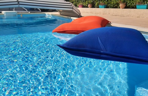 Brousses-et-Villaret Bed & Breakfast | Lodge sous les chênes en montagne noire/Carcassonne