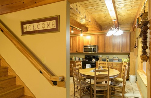 Wilmore Cabin | Lodge style home on 140 acres. Remote but close to much! Hot Tub, Pets