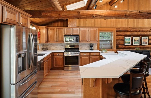 Mountain View House | Lodge Vibes in the City - Large Log Home