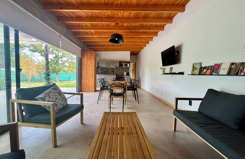 Tupungato Cabin | Lodge with swimming pool, minutes from the wine route.