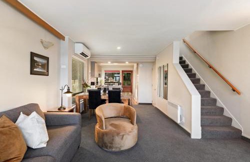 Queenstown Apartment | Lodges 1 - Lake Front