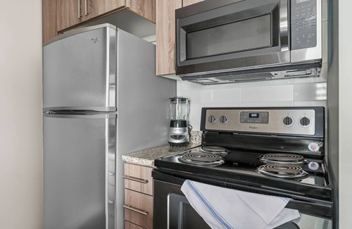 Midtown Apartment | Lodgeur | Glamorous designer studio | Midtown