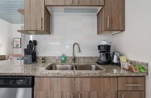 Midtown Apartment | Lodgeur | Glamorous designer studio | Midtown