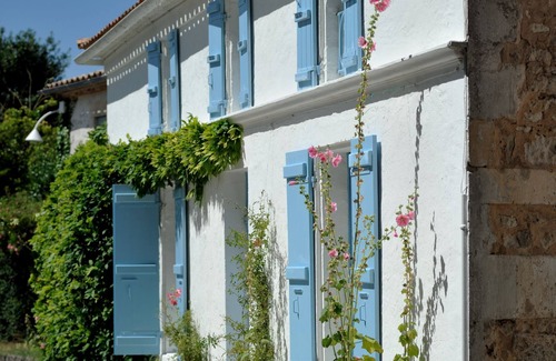 Saintes Cottage | Lodging 2 Gîte Madame CLIMATISE IN THE CALM OF THE GREAT VERSENNES