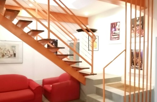 Le Peyrat House | lodging in an art gallery in Cathar country