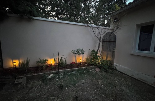 Plan-d'Orgon Apartment | Lodging in the middle of the meadows (Alpilles, Eygalières, Provence), pets welcome