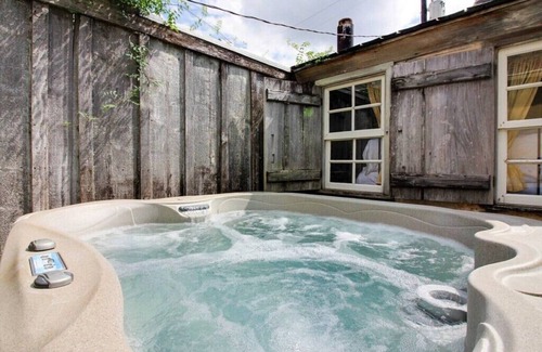 Fredericksburg Cabin | Loeffler-Weber Cabin-Fredericksburg, Texas, United States