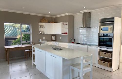 West Bank House | Loerie Nest