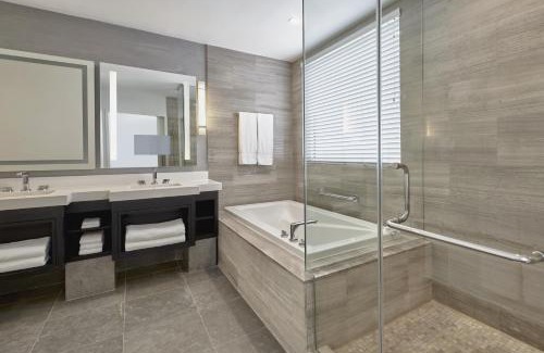South Beach Resort | Loews Miami Beach Hotel