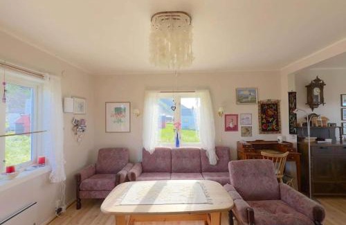 Vestvagøy House | Lofoten midnight sun spot house on the beach