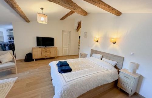 Faubourg Apartment | Loft Élégant & Lumineux dans un Immeuble Classé