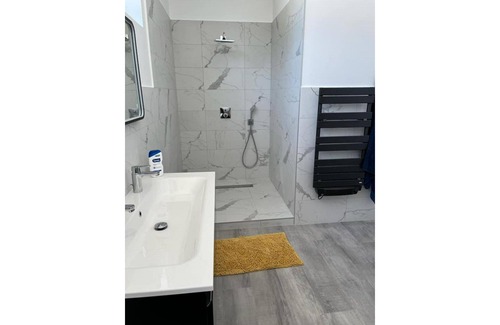 Saint-Symphorien-d'Ozon Apartment | Loft 130 m2 Sans Voisinage Avec Parking Privé