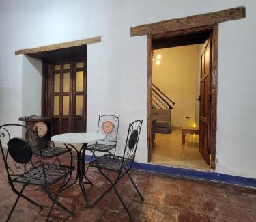 De Mexicanos Apartment | loft 2 blocks from the cathedral