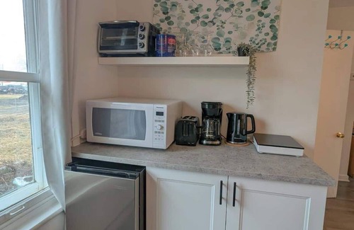 Ste Anne de Beaupre Apartment | Loft 4 | 2 Min Waterfront | BBQ & Fireplace
