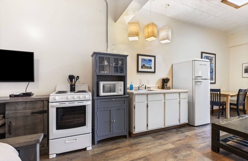 Alpine Apartment | Loft 4 - Downtown, ground level