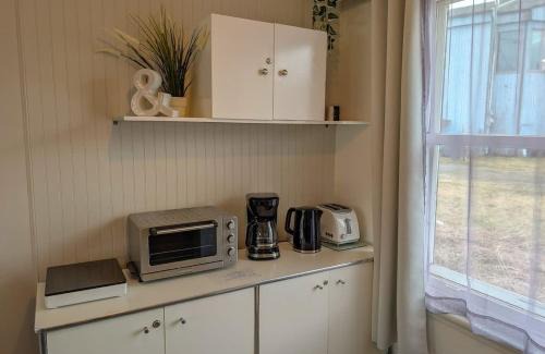 Ste Anne de Beaupre Apartment | Loft 6 - 2 min du Bord de l'eau Foyer & Barbecue