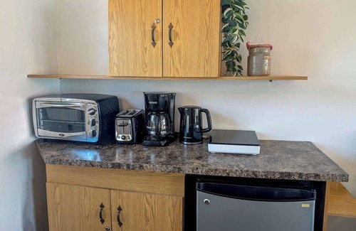Ste Anne de Beaupre Apartment | Loft 7 | 2 Min Waterfront | BBQ & Fireplace