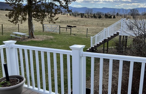 Luray Apartment | Loft Apartment with Mountain Views on 200 acre private farm. 2 night minimum