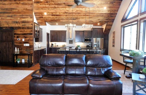 Island Park Cabin | Loft at Aspen new construction just 16 miles from YNP/2 bedroom