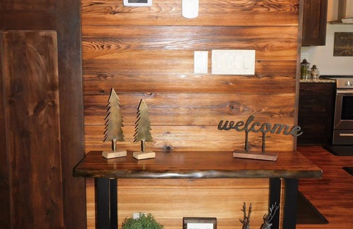 Island Park Cabin | Loft at Aspen new construction just 16 miles from YNP/2 bedroom