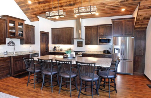 Island Park Cabin | Loft at Aspen new construction just 16 miles from YNP/2 bedroom