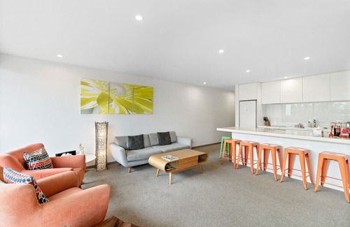 Queenstown City Centre Apartment | Loft Bach Karo - Close to town