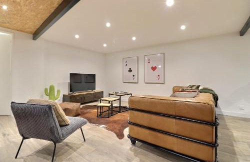 Chateauvert Apartment | Loft Billard