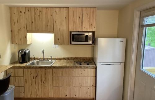 Gravois Mills Apartment | Loft , boat dock, 2 bedrooms , pet friendly