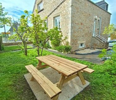 Pontorson Apartment | Loft british au pied du Mont !