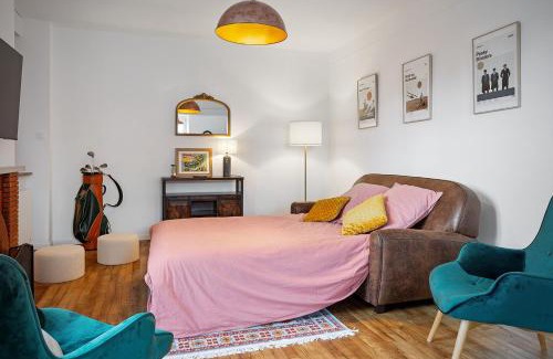 Pontorson Apartment | Loft british au pied du Mont !