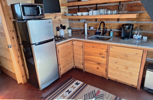 Pawhuska Cabin | Loft cabin close to Pioneer Woman's Mercantile