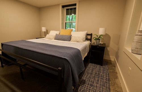 Cuyahoga Falls Cabin | Loft Cabin in the Cuyahoga Valley