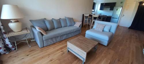 La Seyne-sur-Mer Apartment | Loft climatisé "La pinède", 50 m2, très calme, 5 mn à pied des plages, lit King Size