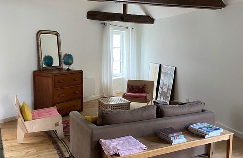 Saint-Pryve-Saint-Mesmin Apartment | Loft de Caractère à 50 m des Bords de Loire