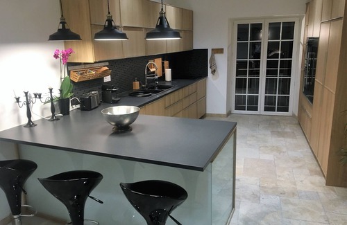 Aix-les-Bains Apartment | Loft de 2 Suites Avec vue Lac, Climatisation, Jardin, Parking Privatif et Wifi