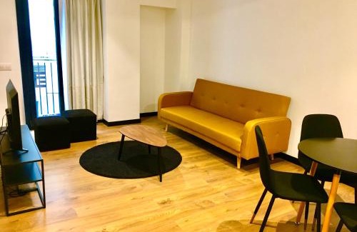 Figueres Apartment | LOFT DE DISEÑO CON BALCON