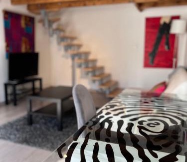 Decines-Charpieu Apartment | LOFT des 7 chemins - 4 Voyageurs
