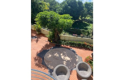 Le Lamentin Condo | Loft ideally located 2 minutes from the Galleria