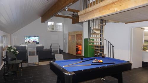 Herisau Apartment | Loft in der Natur mit Gartenzugang und Sauna