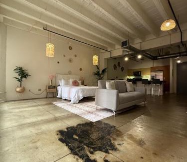 Downtown Los Angeles Bed & Breakfast | Loft in Downtown Los Angeles