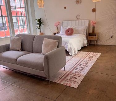 Downtown Los Angeles Bed & Breakfast | Loft in Downtown Los Angeles