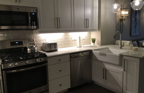 Downtown Des Moines House | Loft in Quaint East Village boasting a skyline view of Downtown