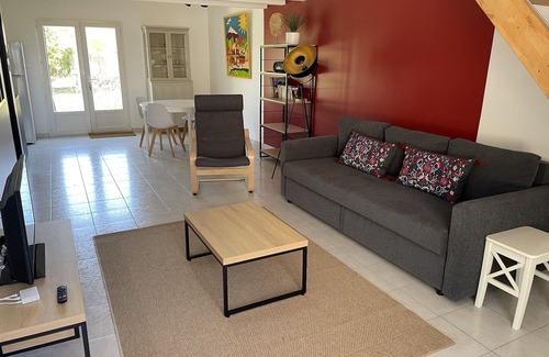 Carpentras House | Loft in renovated former artist's studio, with garden