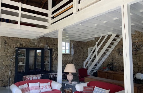Desaignes House | Loft in the Château's sheepfold in a green setting