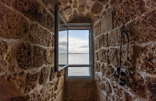 Acre Old City Apartment | Loft in the wall