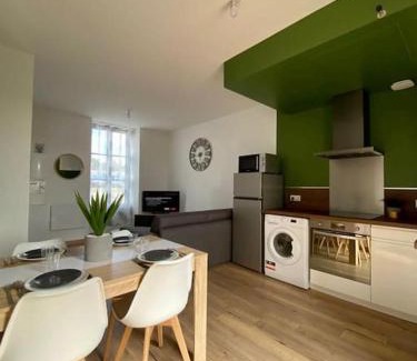 Bressuire Apartment | LOFT Jardin et Spa